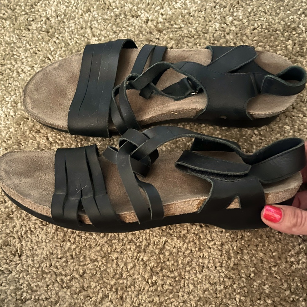 Munro walking sandals great condition